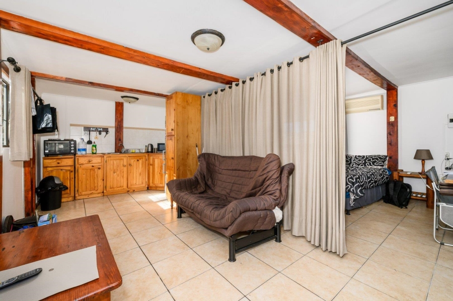 8 Bedroom Property for Sale in Summerstrand Eastern Cape